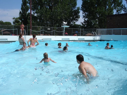 Wachter Aquatic Complex image 