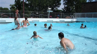 Wachter Aquatic Complex image 