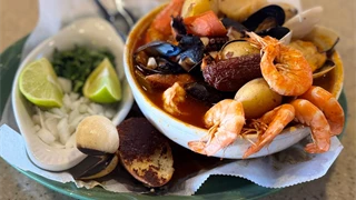 Los Mariachis Bar and Grill image 